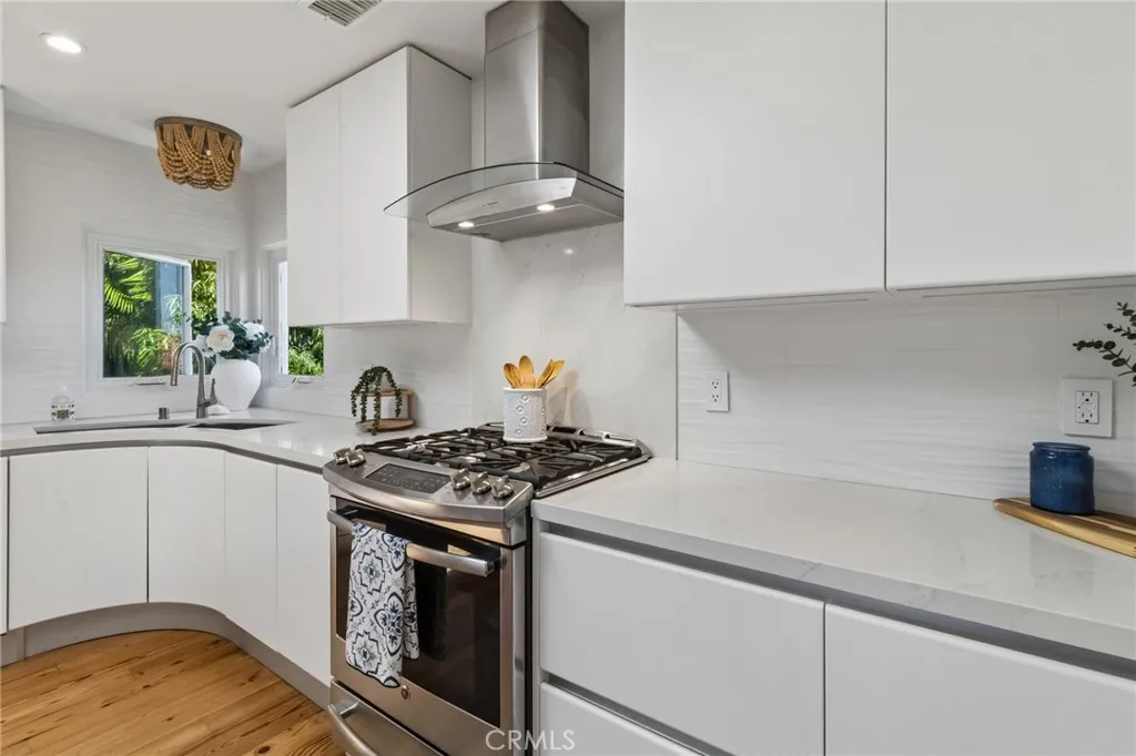 https://cdn.realtyfeed.com/cdn/127/306707184/89d1c79fa171cf432f39f592007f7232.webp