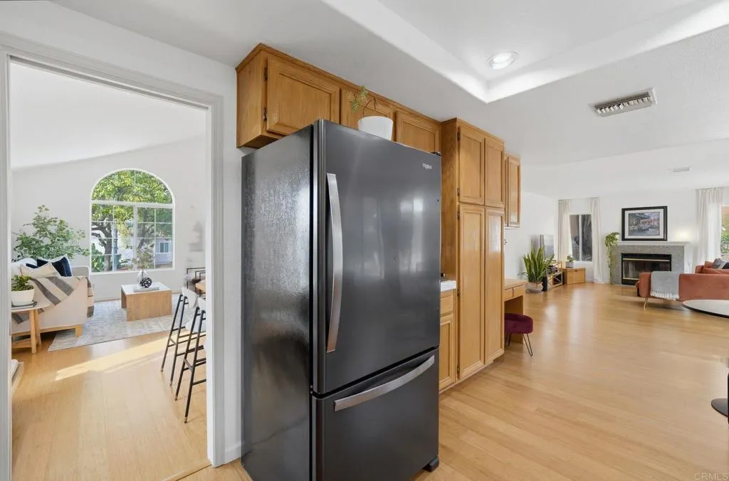 https://cdn.realtyfeed.com/cdn/127/306707206/694bc6865bba7099d9ebaf3ac469438b.webp