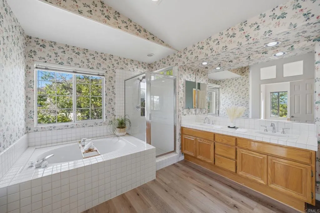 https://cdn.realtyfeed.com/cdn/127/306707206/af822b2d70dced12afcdd6eefbd59e53.webp