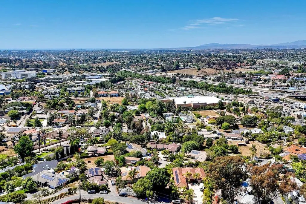 https://cdn.realtyfeed.com/cdn/127/306707250/b078f15c267bf4fcfa5dee9de4c09798.webp