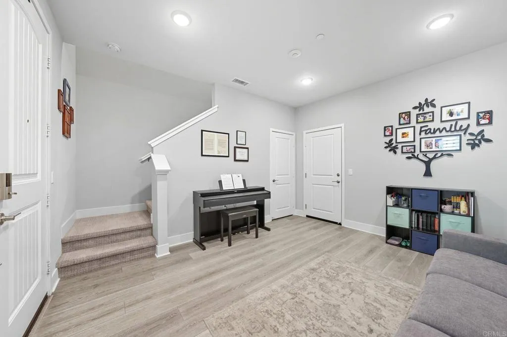 https://cdn.realtyfeed.com/cdn/127/306707251/67da24e9f669b5b4055f4505ad0a083d.webp
