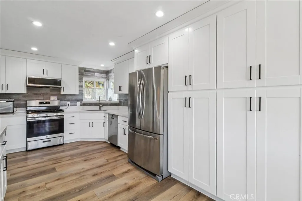 https://cdn.realtyfeed.com/cdn/127/306707263/1c92ad0ffbb4c8d83afea47aaf5afc7b.webp