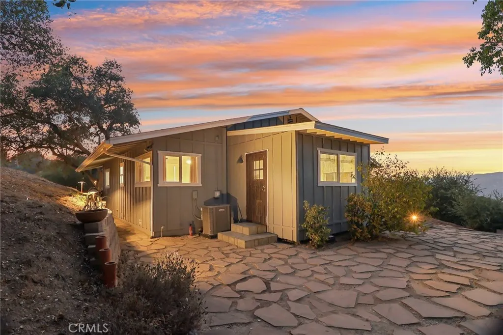 https://cdn.realtyfeed.com/cdn/127/306707263/232715c9d8e84d4249b53097f7aec6b2.webp