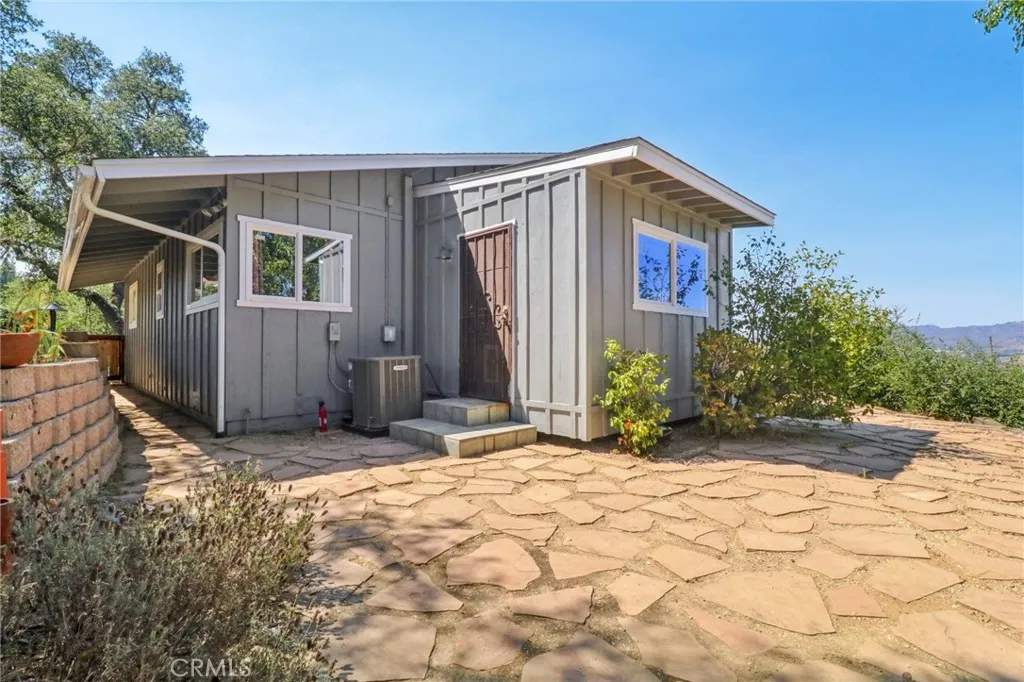 https://cdn.realtyfeed.com/cdn/127/306707263/32b968084461b790465ceb48a05e991e.webp