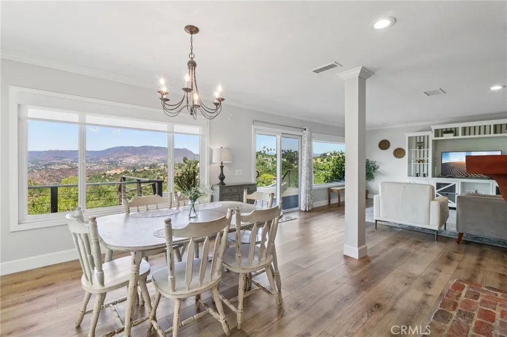 https://cdn.realtyfeed.com/cdn/127/306707263/50ff94ccb57931bb5e5a8df0d092e4c7.webp