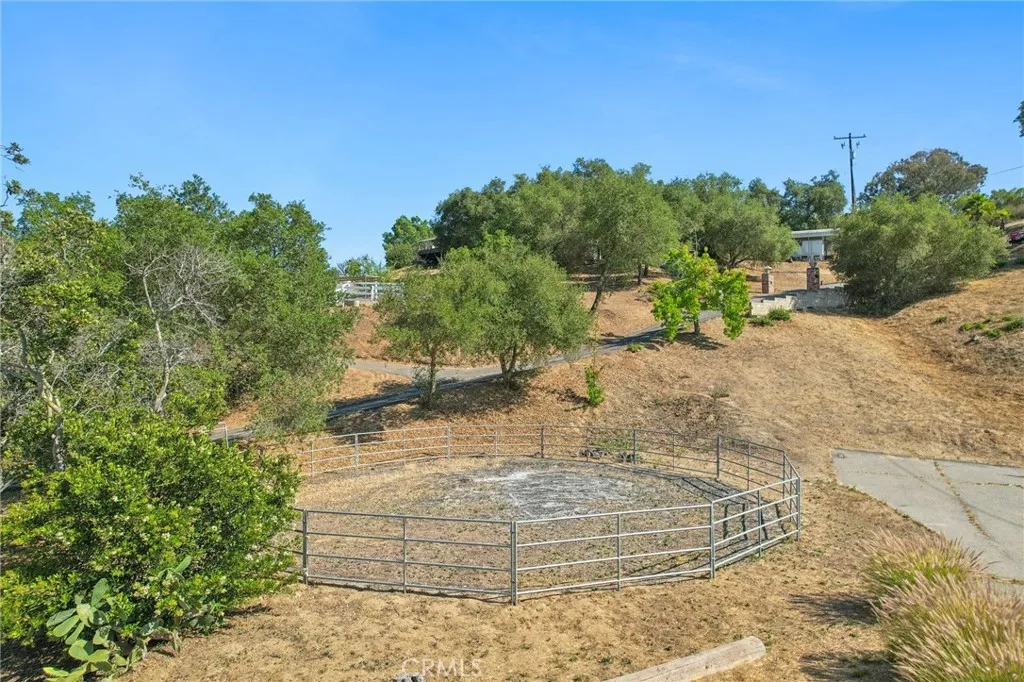 https://cdn.realtyfeed.com/cdn/127/306707263/7b7ff5abadd8d6763952992613243839.webp