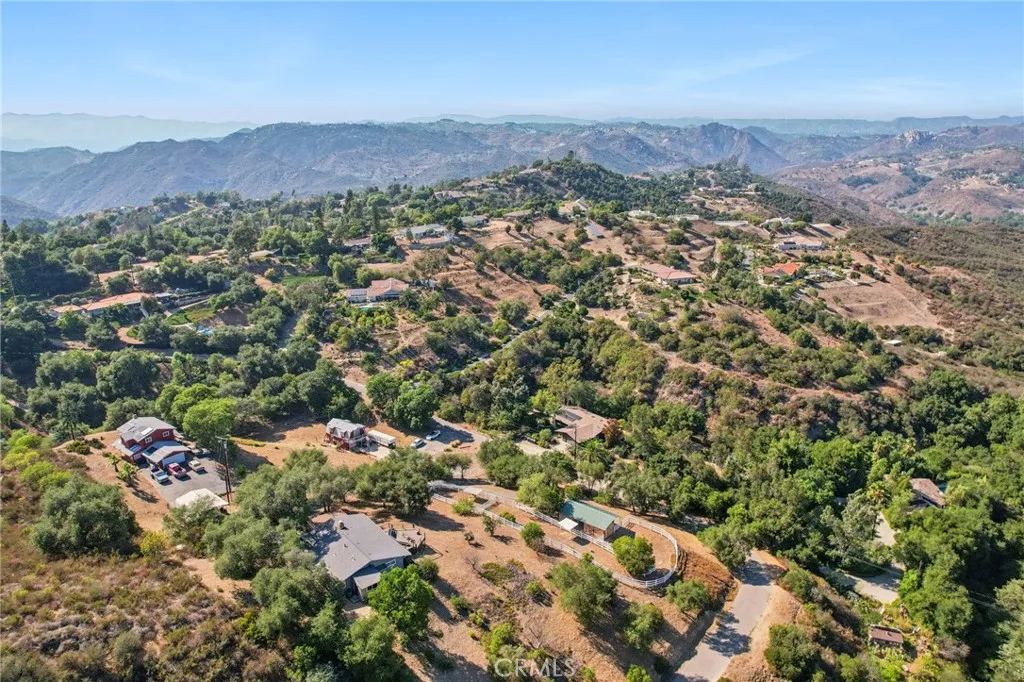 https://cdn.realtyfeed.com/cdn/127/306707263/84cffb0a3a3496b932c8eab231ce4da6.webp
