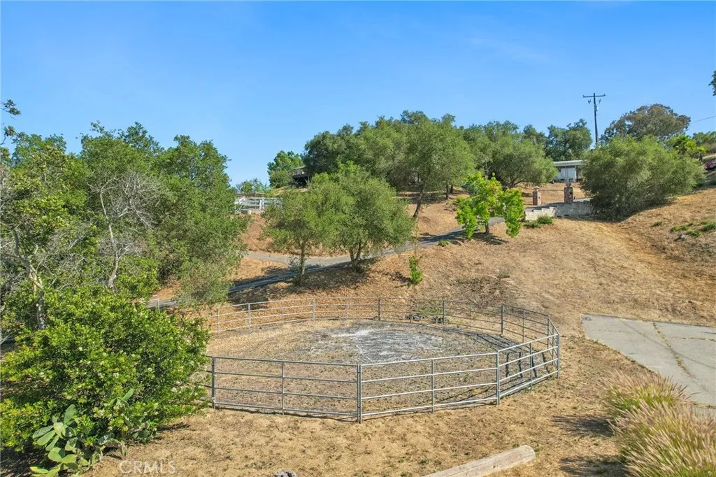 https://cdn.realtyfeed.com/cdn/127/306707263/8dde6d05f0e51b4bd862d5cdf017d40f.webp