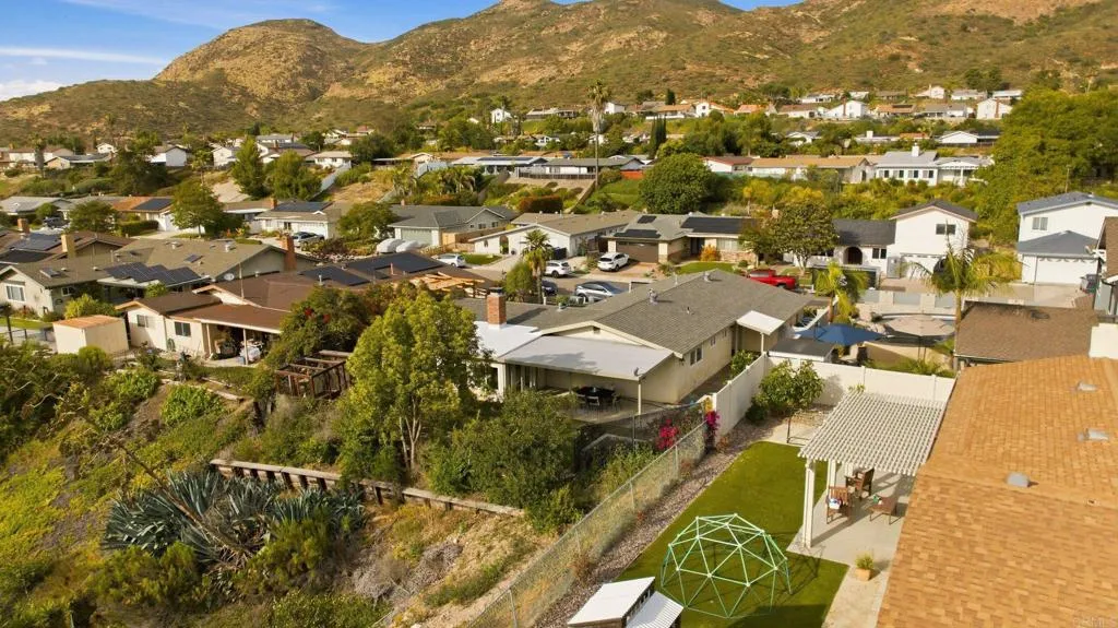 https://cdn.realtyfeed.com/cdn/127/306707288/6a853ca8f5b092b6210de9f04c198cda.webp