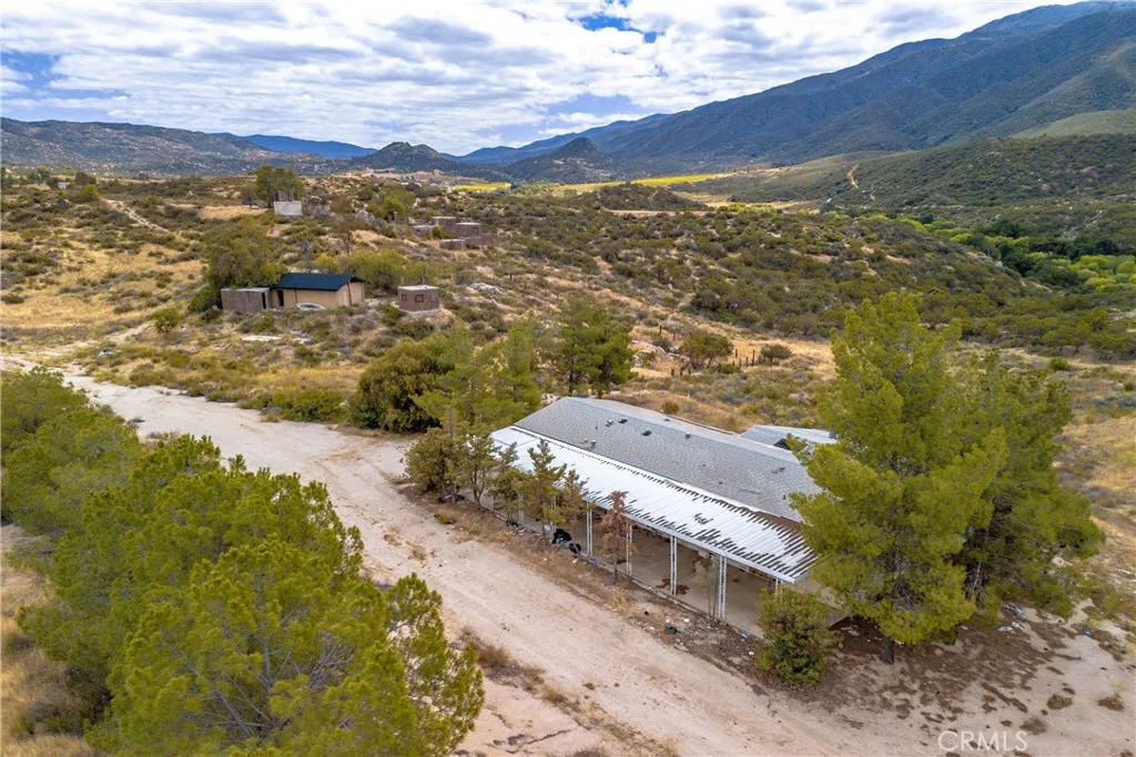 https://cdn.realtyfeed.com/cdn/127/306707295/03b3e814cea246aae32bc6b501448fa3.webp