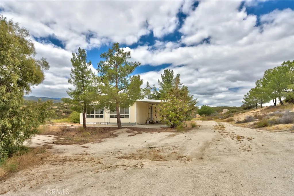 https://cdn.realtyfeed.com/cdn/127/306707295/0ee2ef869db64d2bb7ea1b8abf352704.webp