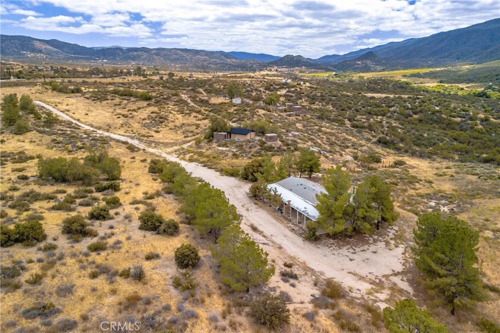 https://cdn.realtyfeed.com/cdn/127/306707295/1daa935c6ba7164e3b8e93aa95aeeb79.webp