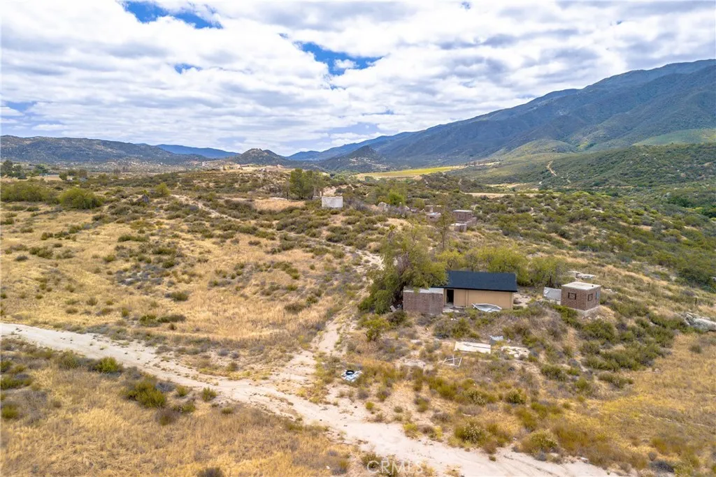 https://cdn.realtyfeed.com/cdn/127/306707295/21be92ae03f0dcee30f448eb33a1a3d9.webp