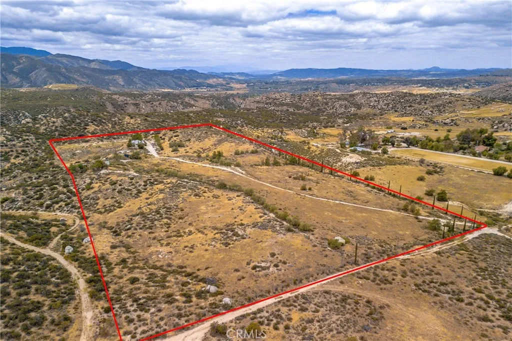 https://cdn.realtyfeed.com/cdn/127/306707295/ff4f01d73cca7c3d4ff4388f27927174.webp