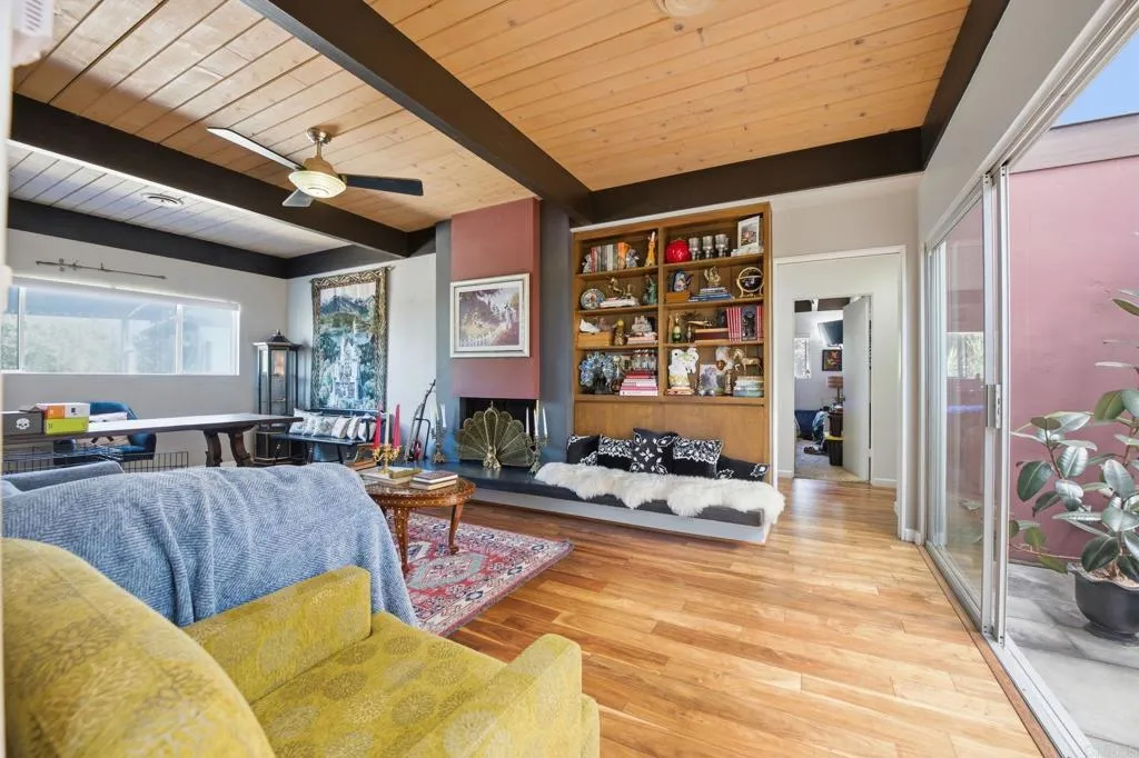 https://cdn.realtyfeed.com/cdn/127/306707305/8eb4e730c09e6757a053f6e36cc15aa8.webp