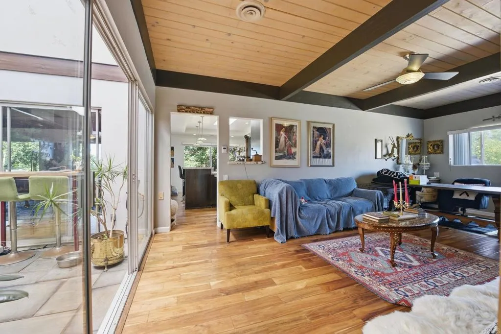 https://cdn.realtyfeed.com/cdn/127/306707305/ae35786a0f4570e167c3a22321490c43.webp