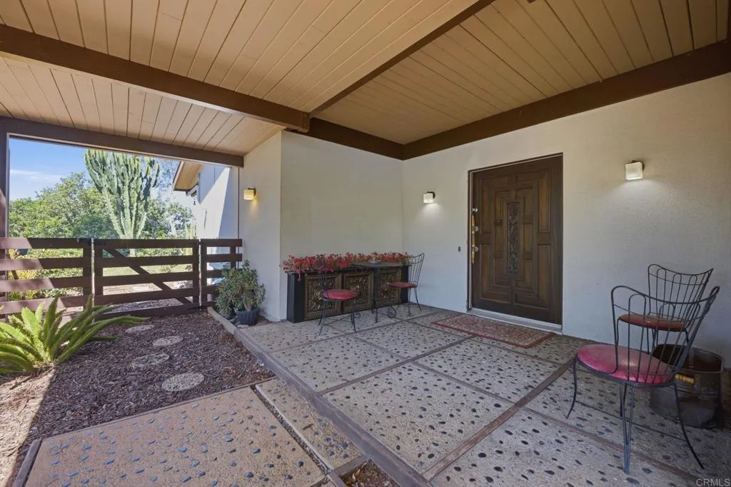 https://cdn.realtyfeed.com/cdn/127/306707305/cf81f9103e045d98c55c96ac6d369358.webp