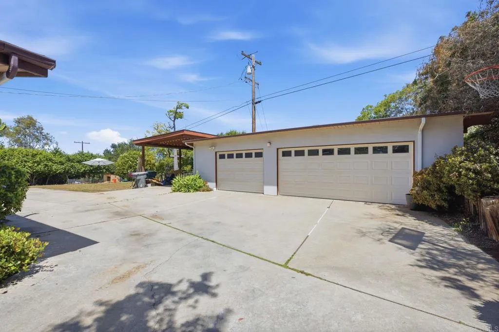 https://cdn.realtyfeed.com/cdn/127/306707305/d45949c97f7a885e7ec935e75ac585d0.webp
