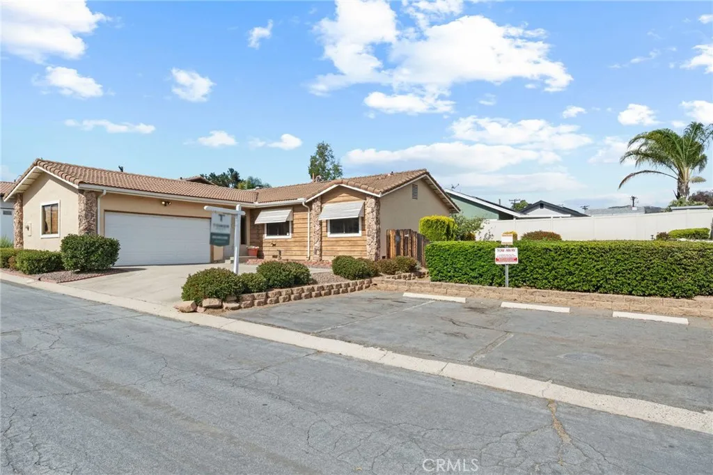 https://cdn.realtyfeed.com/cdn/127/306707342/a41fc240449fd5d8cfe4e38997e3c34b.webp