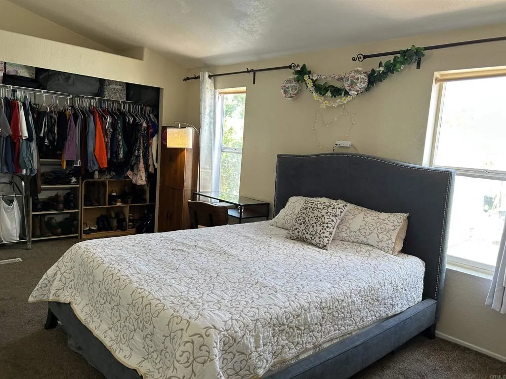 https://cdn.realtyfeed.com/cdn/127/306707360/340cb71d428bebdda0b9472145c35a78.webp