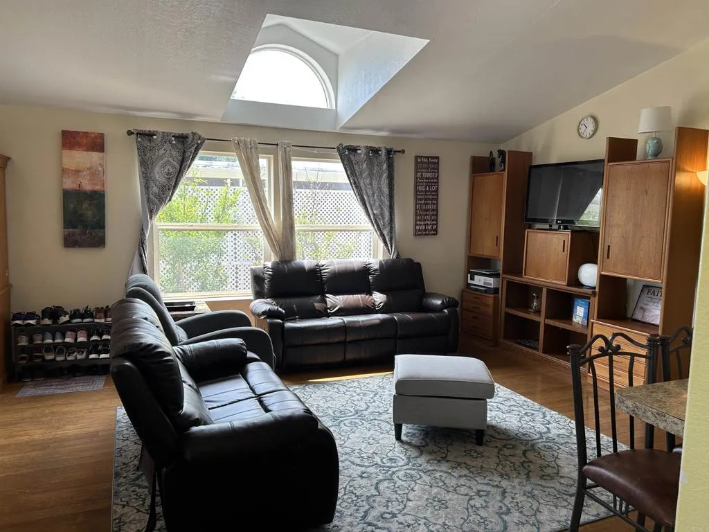 https://cdn.realtyfeed.com/cdn/127/306707360/678b6b6df71b7c9f0bb51f1fa73aca63.webp