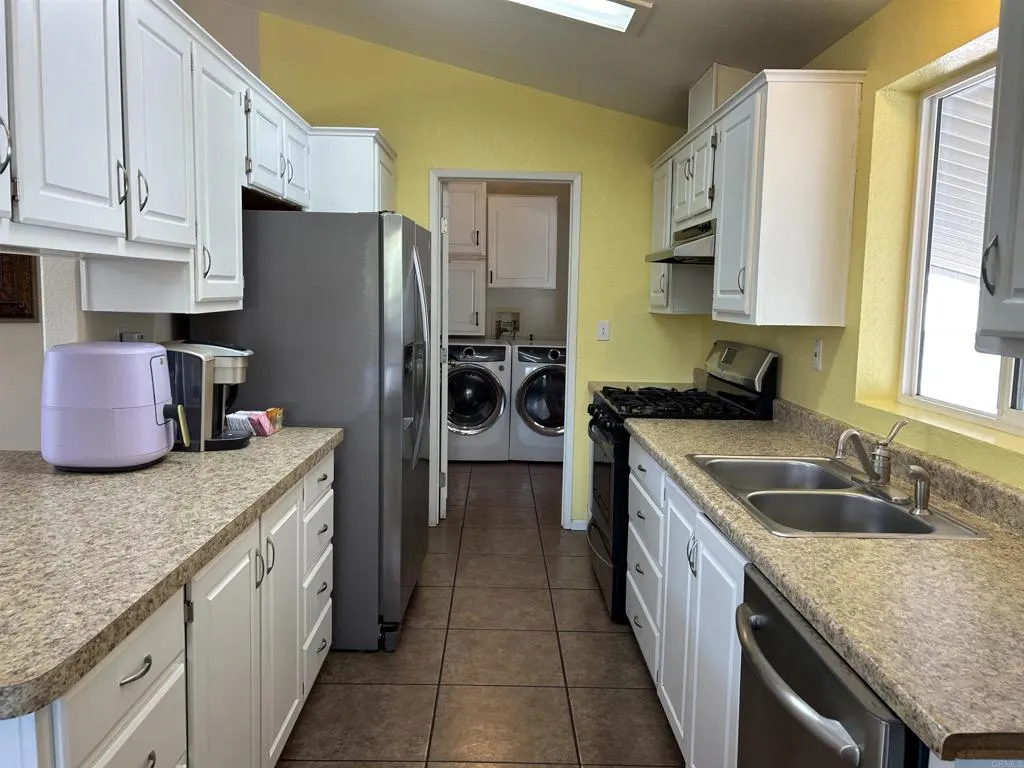 https://cdn.realtyfeed.com/cdn/127/306707360/8a77589554e46e735fbea7731da3ea26.webp