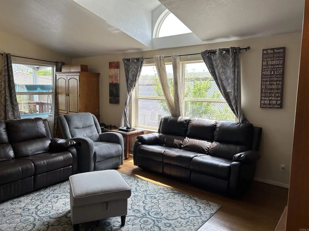 https://cdn.realtyfeed.com/cdn/127/306707360/a9bccf42e73a986cd7c4210f87eba2e1.webp