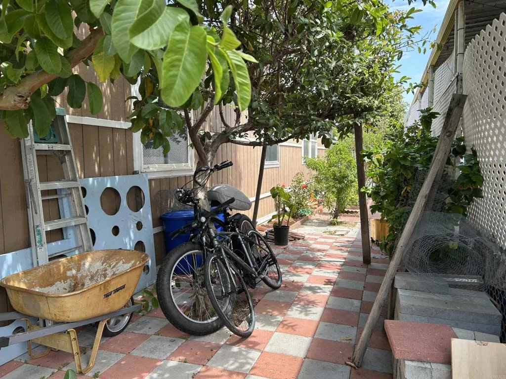 https://cdn.realtyfeed.com/cdn/127/306707360/df5f598268617e42427063e63e01e22d.webp