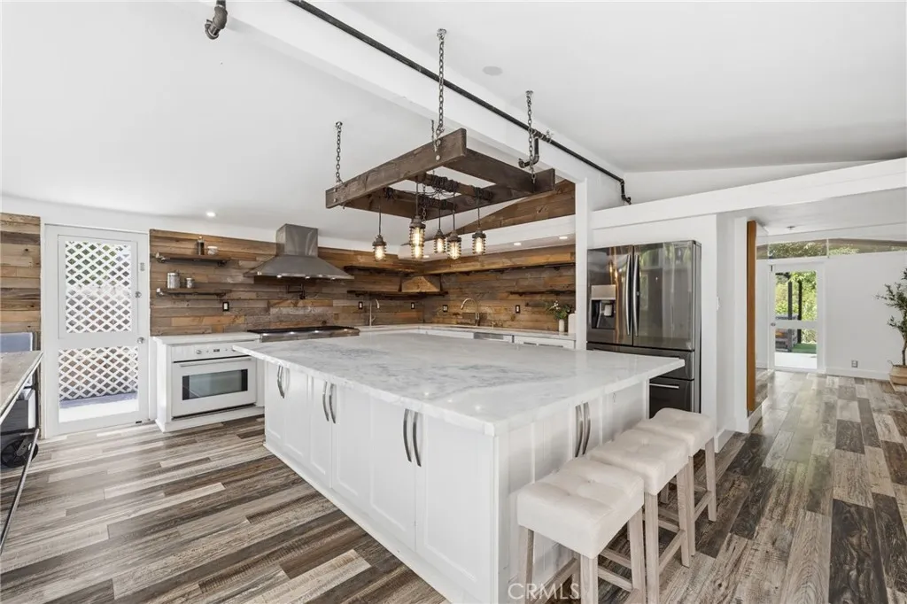 https://cdn.realtyfeed.com/cdn/127/306707375/07d5e45b265dbda71584822dd88cc3a8.webp