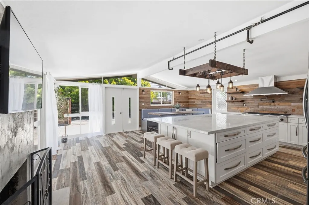 https://cdn.realtyfeed.com/cdn/127/306707375/1a586b8d0f48e91e822f3e07feceacb4.webp
