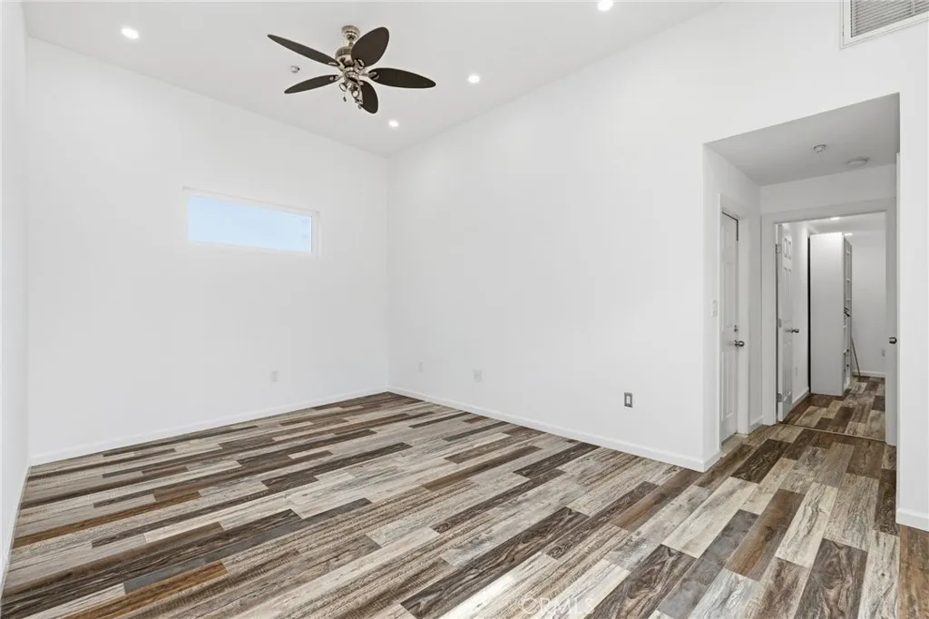 https://cdn.realtyfeed.com/cdn/127/306707375/1eaebb9814f86c1d24b4b3603d571a64.webp