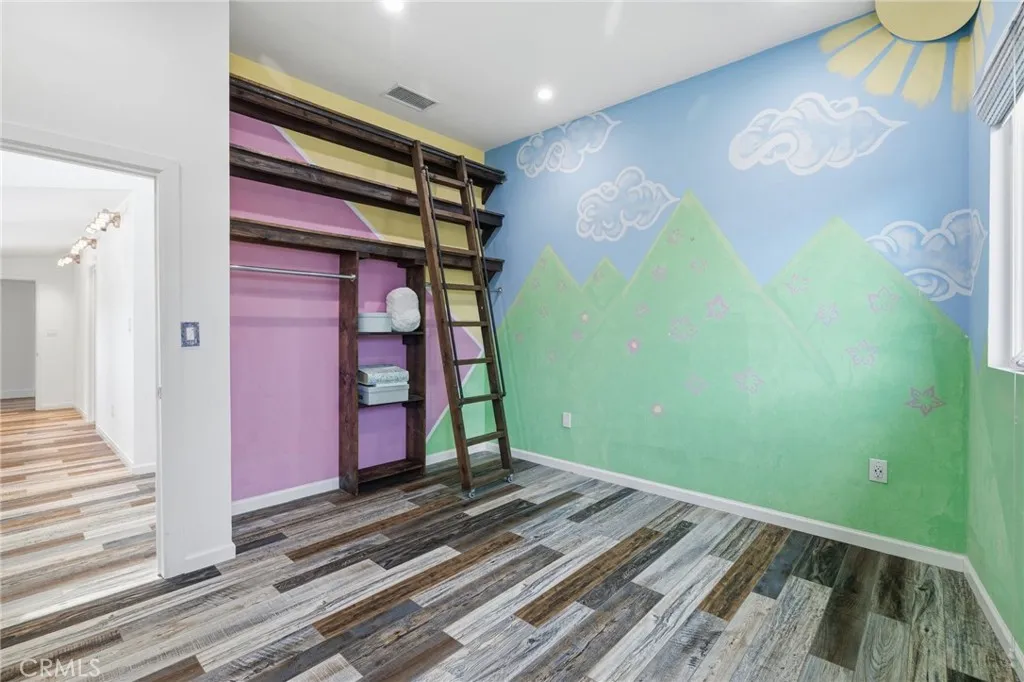 https://cdn.realtyfeed.com/cdn/127/306707375/1f68f07efc95a44cc63678cefbfbf807.webp