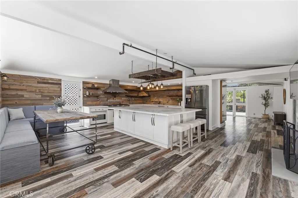 https://cdn.realtyfeed.com/cdn/127/306707375/4e8c063ca89761e5fa8e90eb6505648e.webp
