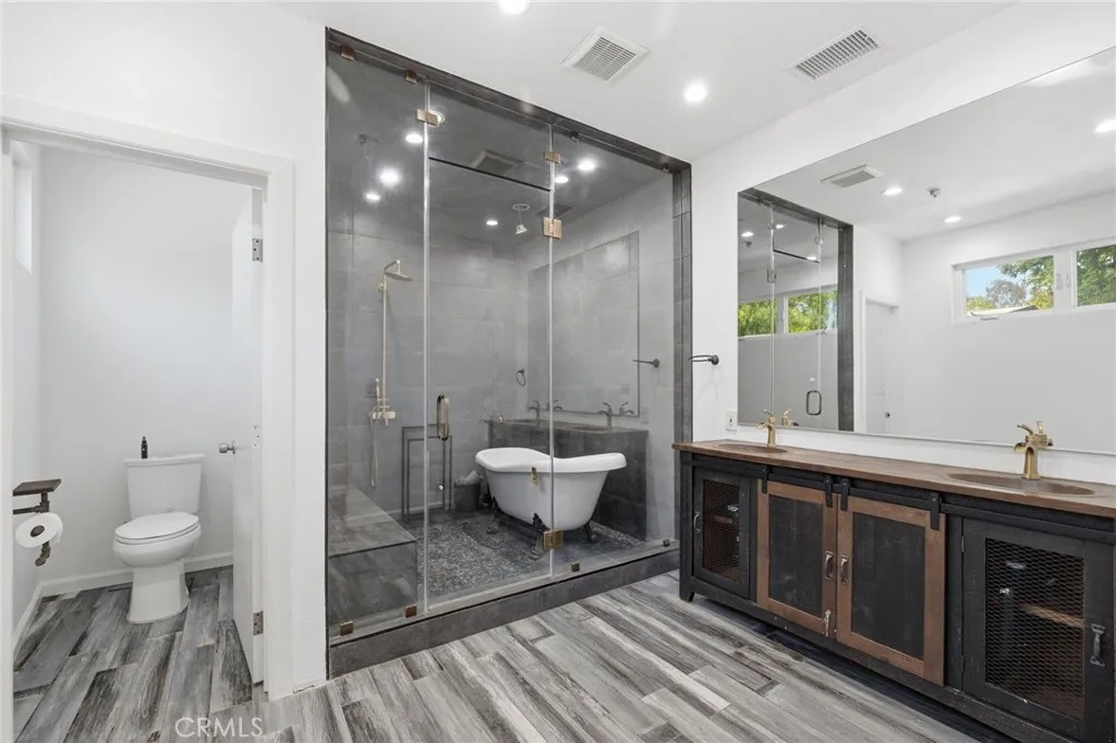 https://cdn.realtyfeed.com/cdn/127/306707375/565b44c6b5f68527c49fb1fb4a3d2e71.webp