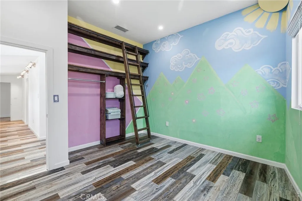 https://cdn.realtyfeed.com/cdn/127/306707375/63e48bfce19f1b2b871776856d050d2b.webp