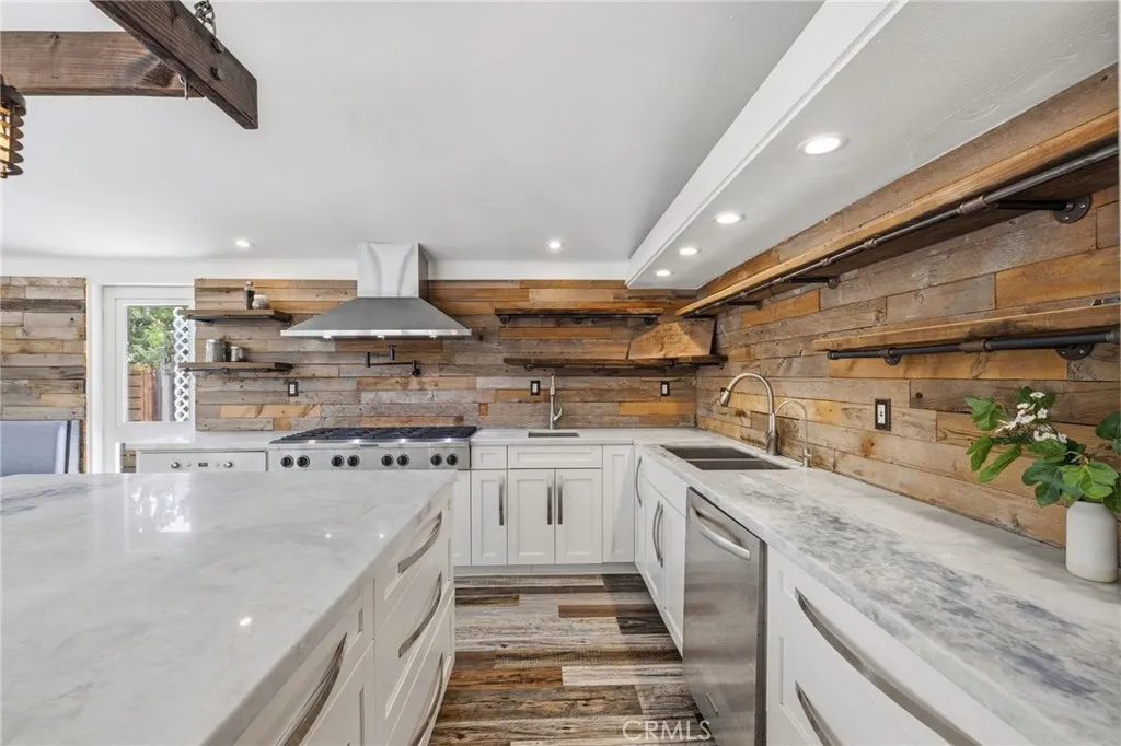 https://cdn.realtyfeed.com/cdn/127/306707375/6c23aa03401206bf7f9f0d60d7192886.webp
