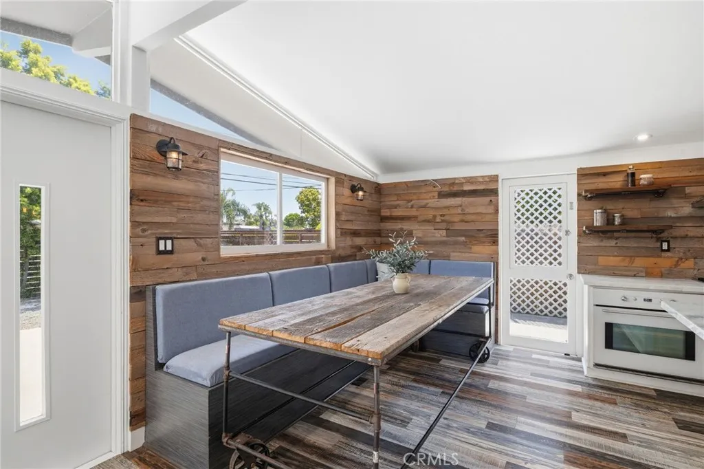 https://cdn.realtyfeed.com/cdn/127/306707375/70ee995a1d044af1aa2fb9436b45fbfb.webp
