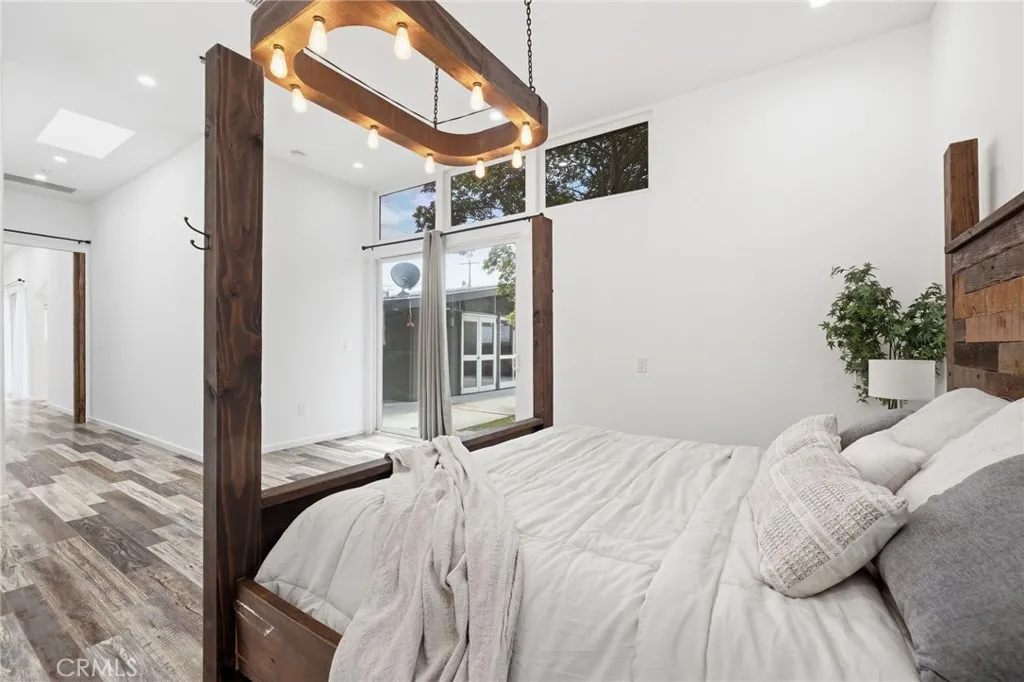 https://cdn.realtyfeed.com/cdn/127/306707375/881a9e76f3f0d764f21221f39ee1bc06.webp