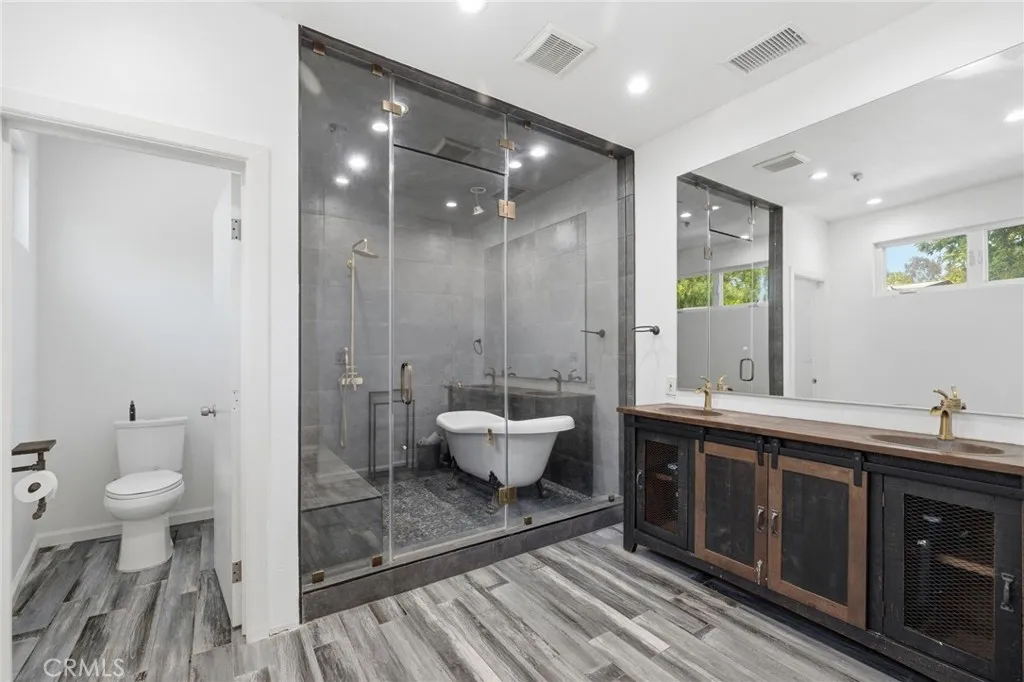 https://cdn.realtyfeed.com/cdn/127/306707375/dc4dfbf702840324f140da597bfd3351.webp