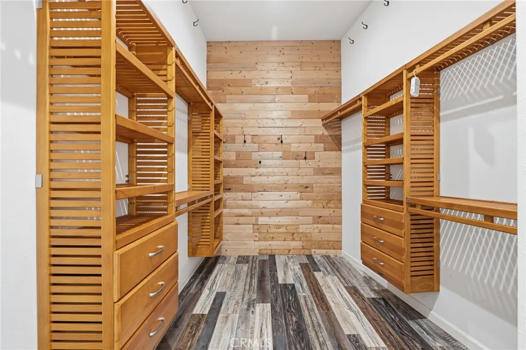 https://cdn.realtyfeed.com/cdn/127/306707375/e9cba9ab8144212c7287783cce647b39.webp