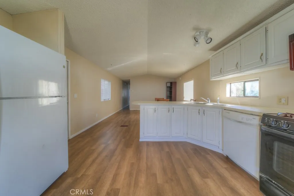 https://cdn.realtyfeed.com/cdn/127/306707396/165d8025f1e0436742faf72ec96558b8.webp