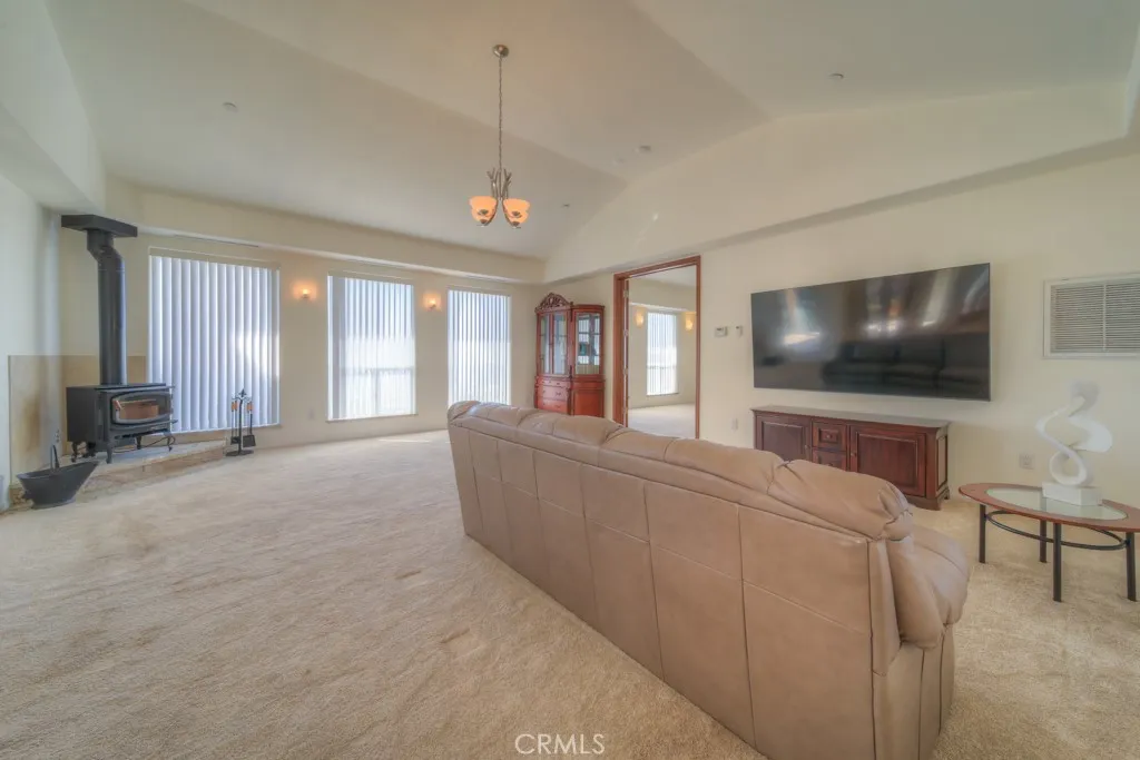 https://cdn.realtyfeed.com/cdn/127/306707396/1a25ea371dc7ac46318b704417781e51.webp