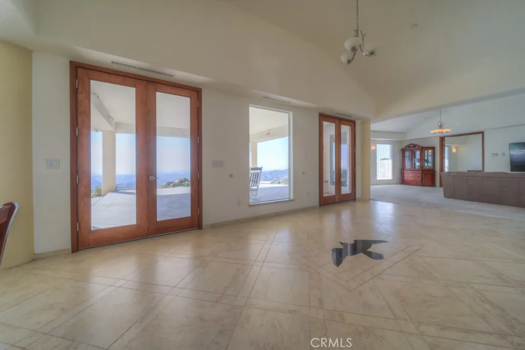 https://cdn.realtyfeed.com/cdn/127/306707396/35dc85b2fb4ba276a6eddb567cc031d2.webp