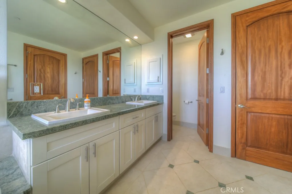 https://cdn.realtyfeed.com/cdn/127/306707396/48dc6fd6f8cd97de8d7191f699a5f720.webp