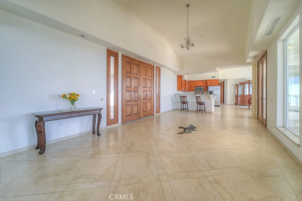 https://cdn.realtyfeed.com/cdn/127/306707396/52f827d9d7c6958d69369ecfc45c3f86.webp