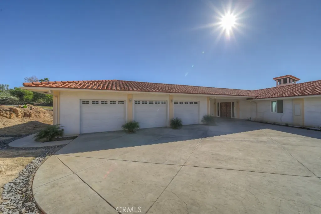 https://cdn.realtyfeed.com/cdn/127/306707396/8b9c1a9ddb040d8d5643c114dd0325ec.webp
