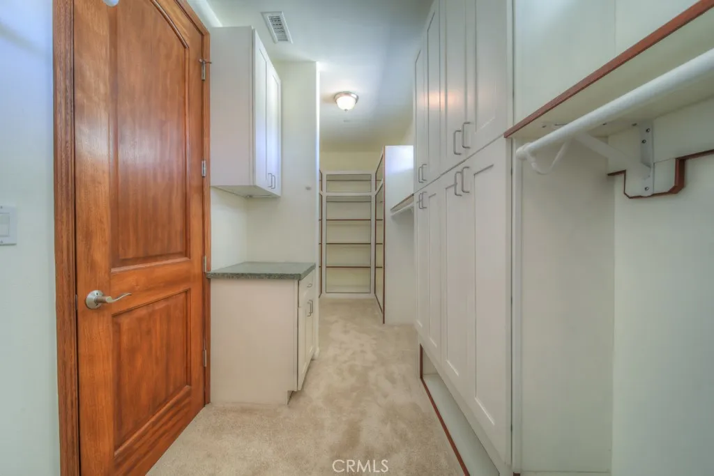 https://cdn.realtyfeed.com/cdn/127/306707396/8f7207cfd62d70309242217a11b3767d.webp