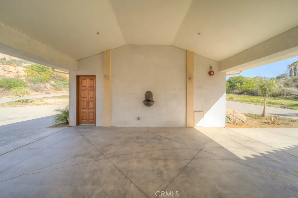 https://cdn.realtyfeed.com/cdn/127/306707396/b4b3ebb968333d36bd250af512aeb271.webp