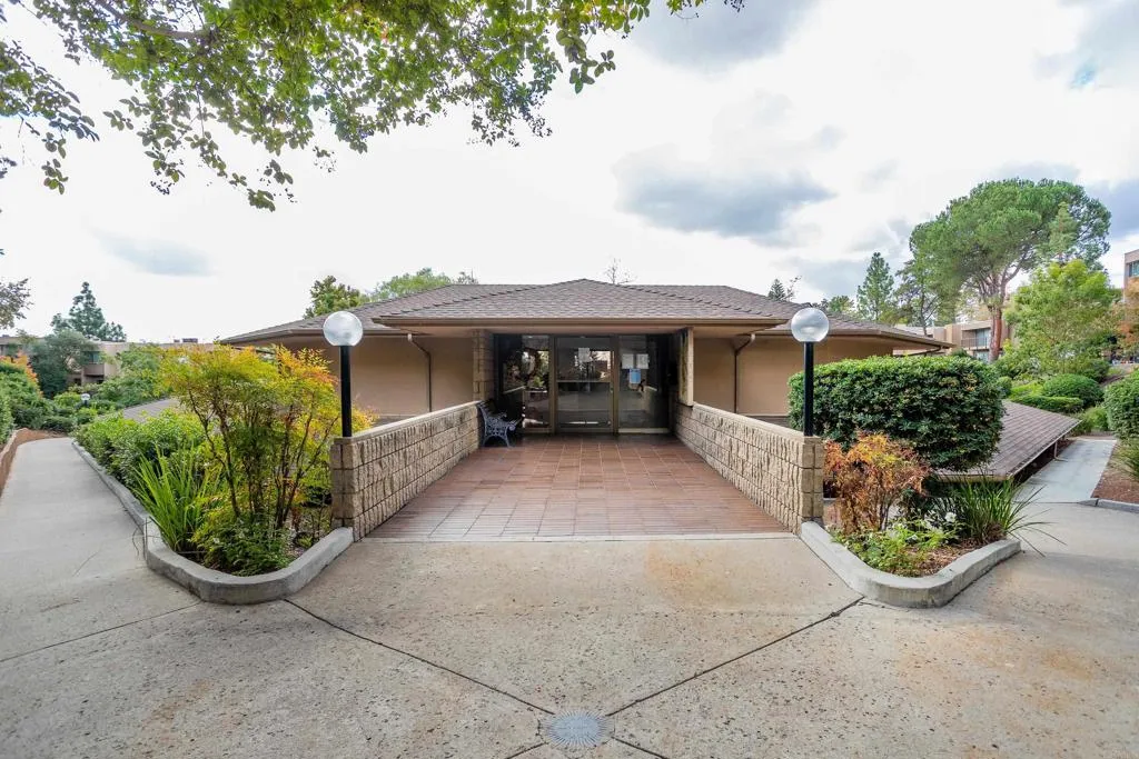https://cdn.realtyfeed.com/cdn/127/306707408/77a6b13bbb9c279bcfd4bffa87f5b01d.webp