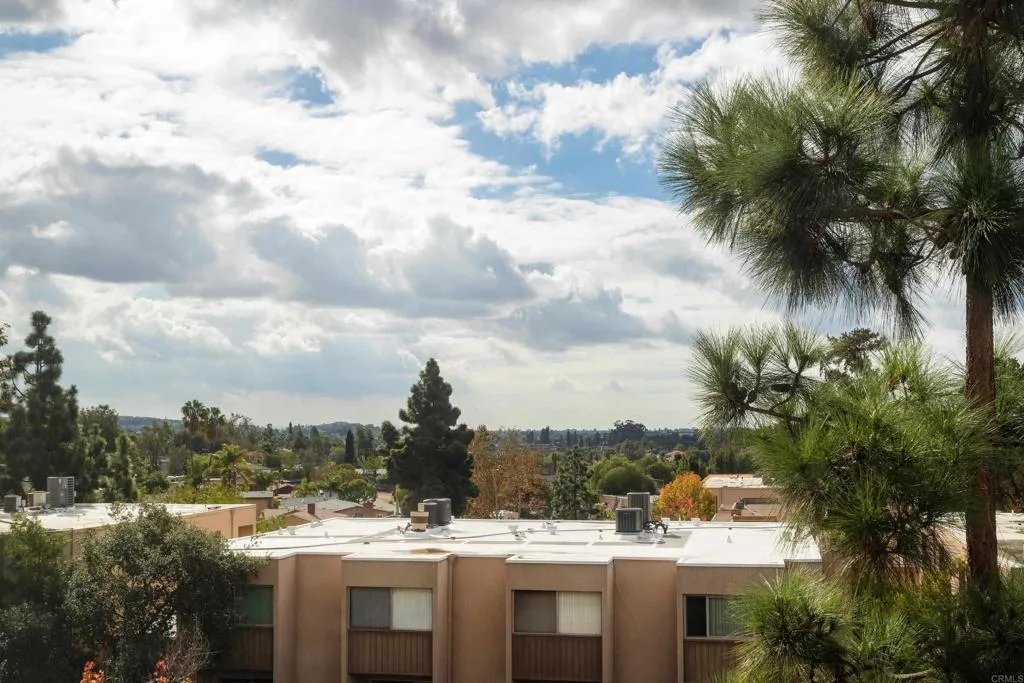 https://cdn.realtyfeed.com/cdn/127/306707408/f9dbedc105d9d680e3d81b1abd762be2.webp